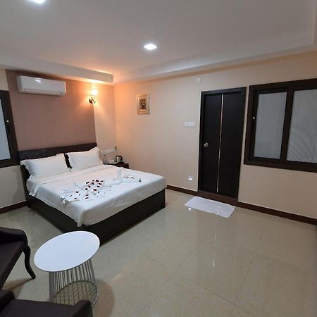 Hotel Sampath Tiruchirappalli Exterior foto