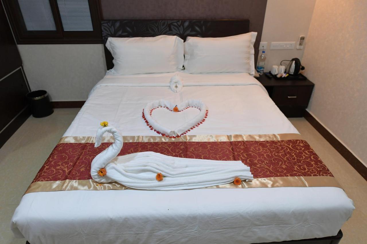 Hotel Sampath Tiruchirappalli Exterior foto
