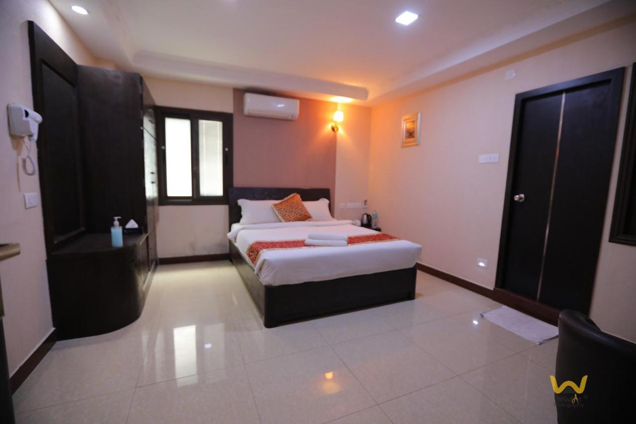 Hotel Sampath Tiruchirappalli Exterior foto