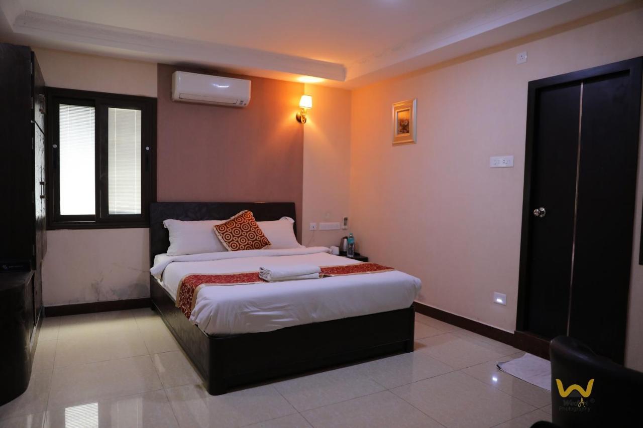 Hotel Sampath Tiruchirappalli Exterior foto