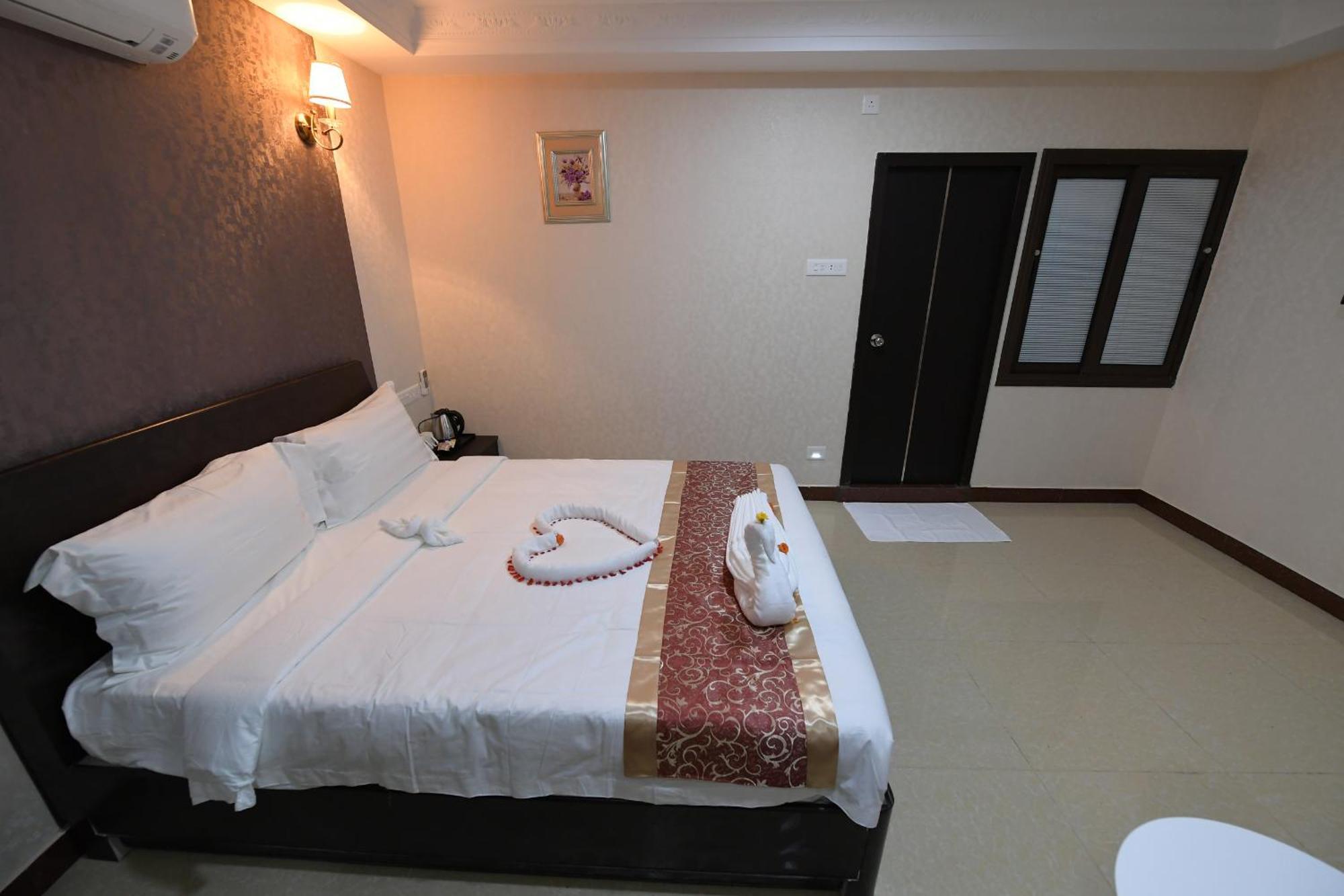 Hotel Sampath Tiruchirappalli Exterior foto