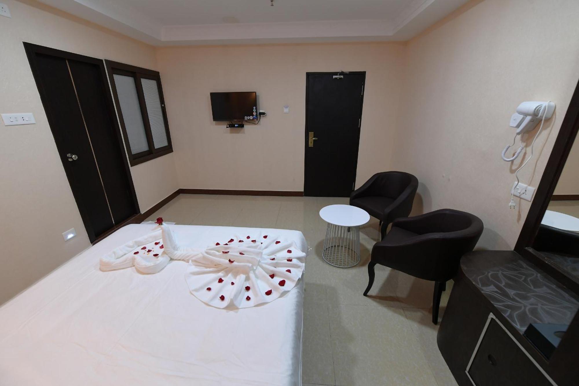 Hotel Sampath Tiruchirappalli Exterior foto