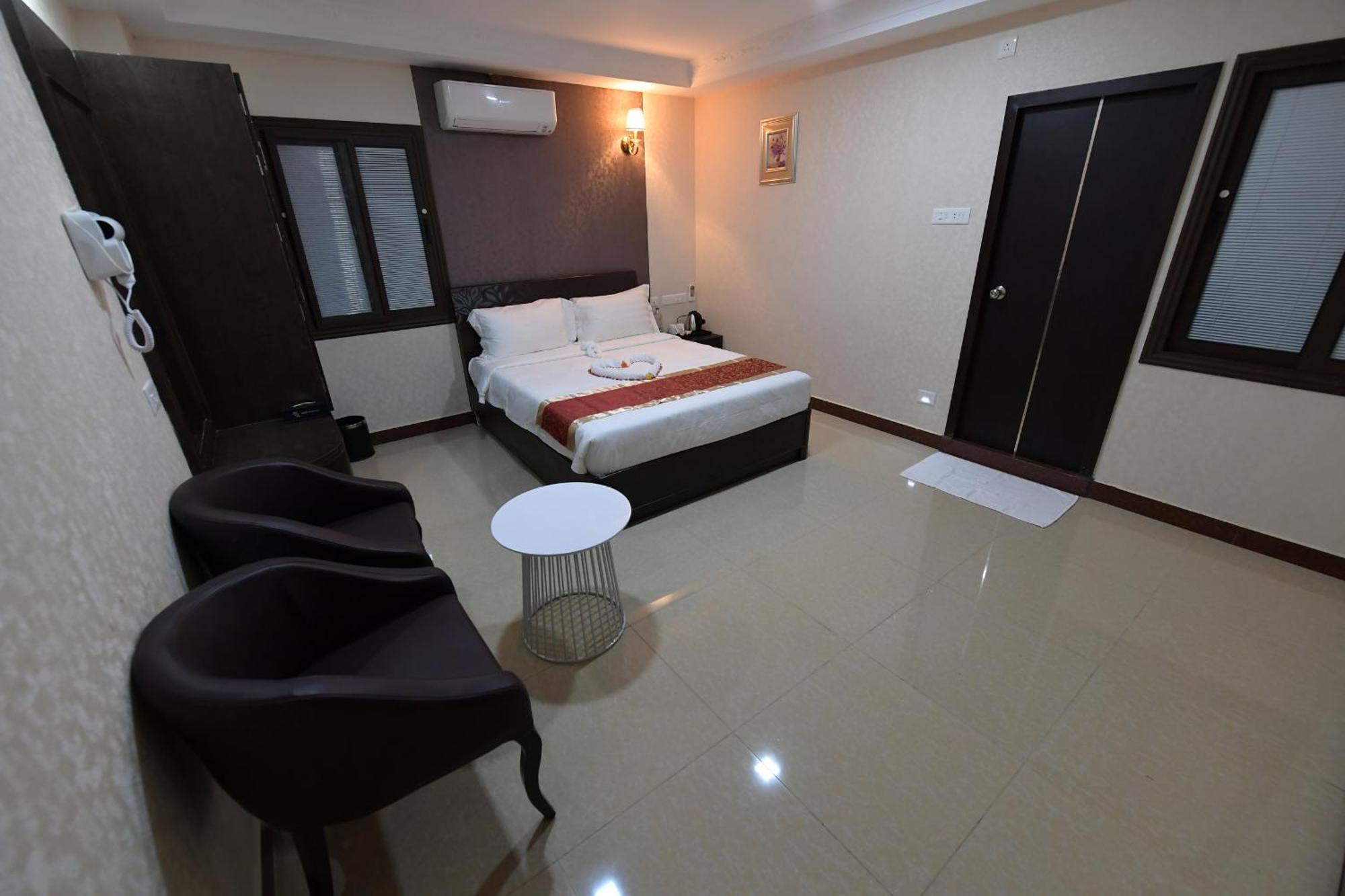 Hotel Sampath Tiruchirappalli Exterior foto